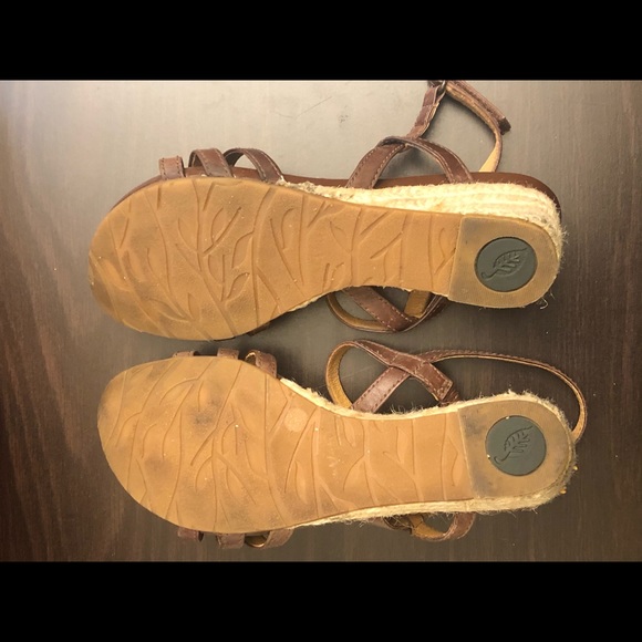 Nurture Brown Wedge Sandals. Size 7.5 - Picture 5 of 5